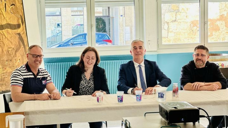Pentecôtavic 2024 : signature de la charte "Label fête 2024"