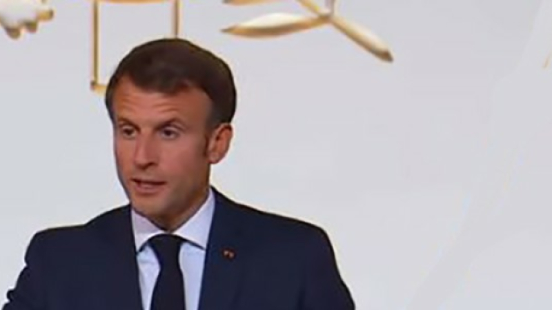 Emmanuel Macron aux "20 Heures" de France 2 et TF1