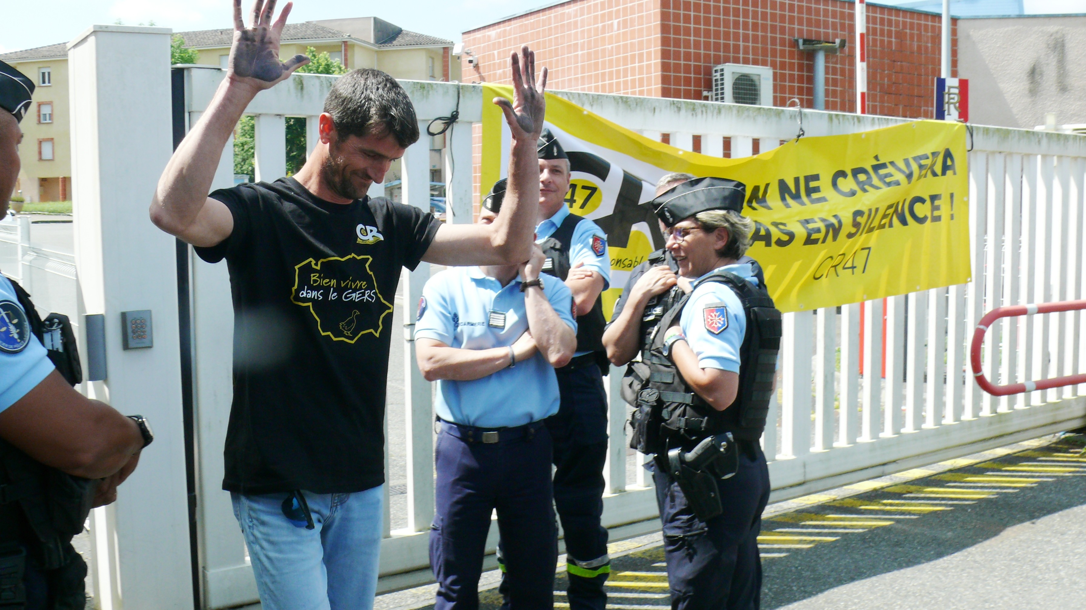 Lionel Candelon à sortie de la gendarmerie.