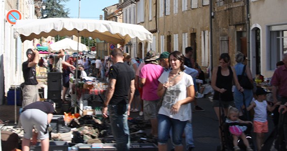 vide grenier rue rohan.jpg