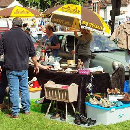 vide greniers et brocante.jpg