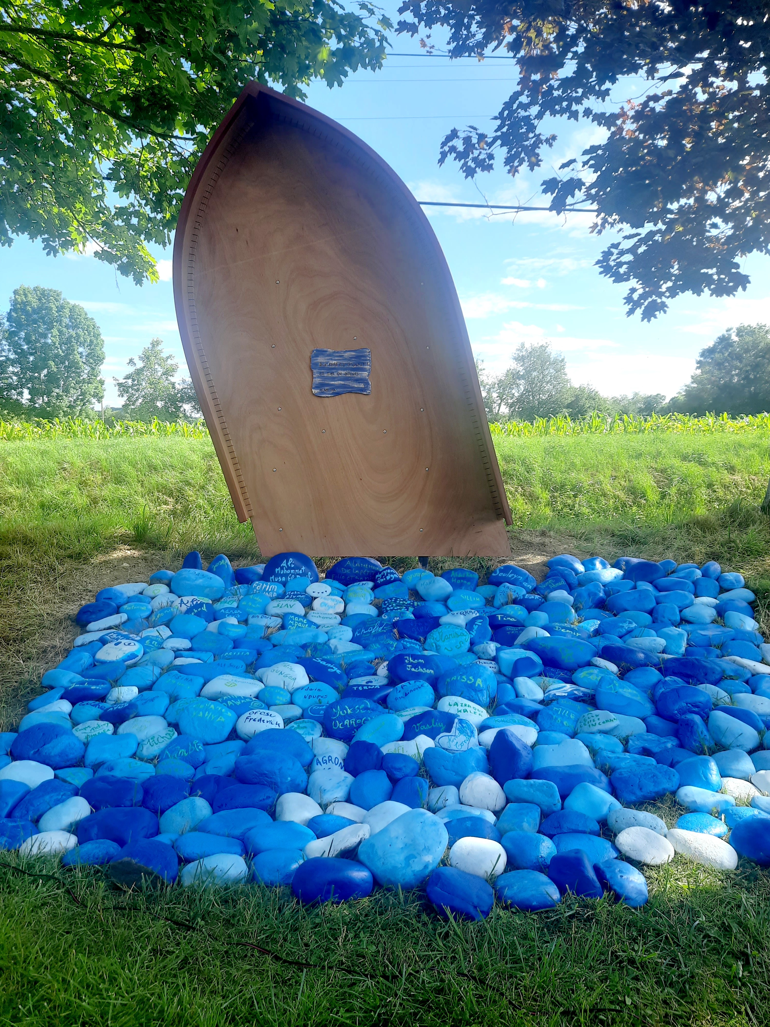 monument hommage.jpg