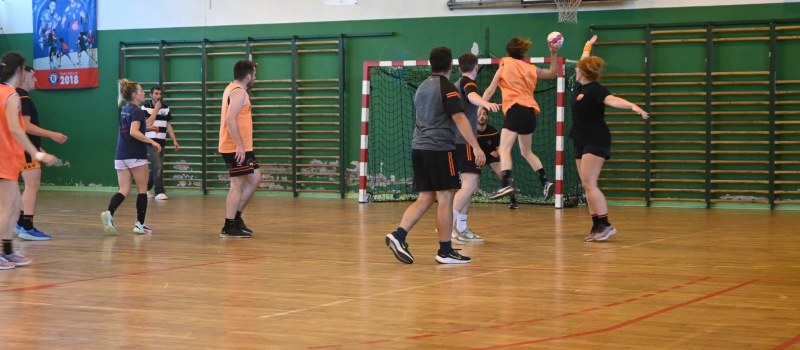 UAV Handball : belle réussite du premier tournoi corpo