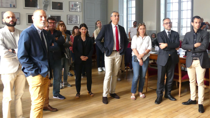 Législatives: réactions en chaîne