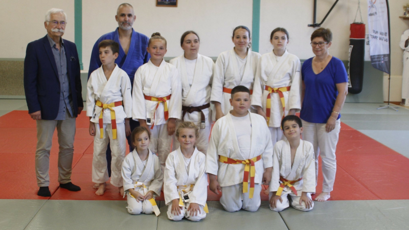 Remise de ceintures au dojo