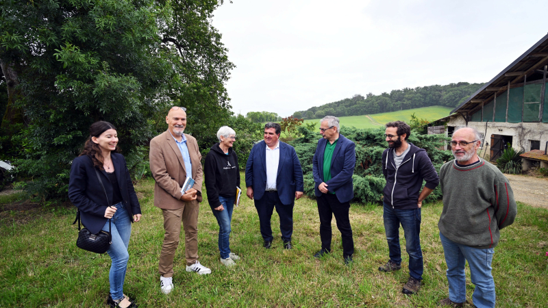 Législatives : les candidats invités dans une ferme gersoise