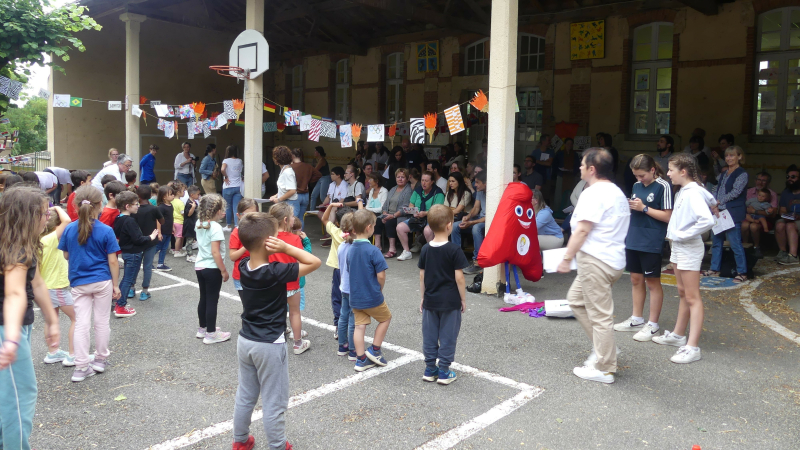Ecole de Pessan et l'ALAE pour la clôture des JO