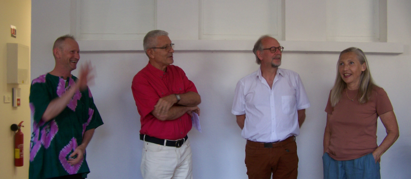 Vernissage de Thierry Schickes qui expose ses "mélodies" picturales sur les cimaises de la galerie "L'Arcade" à Saint-Clar.