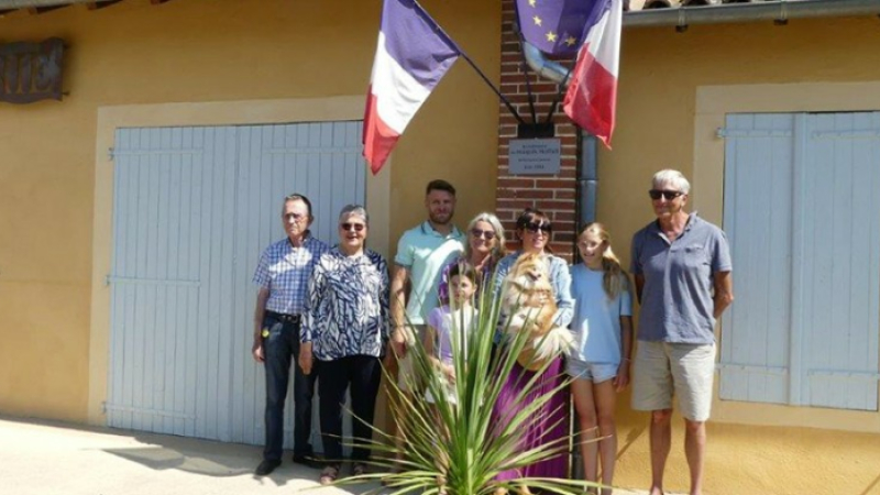 Une cérémonie qui honore le village