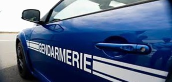 gendarmerie voiture bleue.jpg