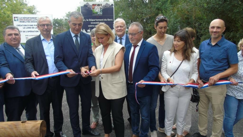 Florence Guillaume , Déléguée Interministérielle à la Sécurité Routière a inauguré la piste cyclable Auch Marsan