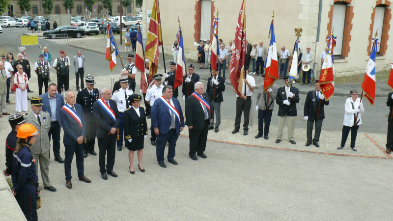 Hommage a été rendu aux soldats des 88e et 288e RI et 135e RIT