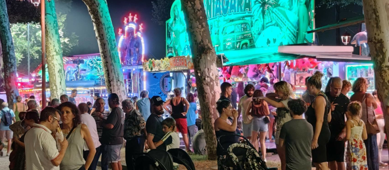 Les fêtes d’Estang avec ses bandas, courses landaises, repas, cavalcade…