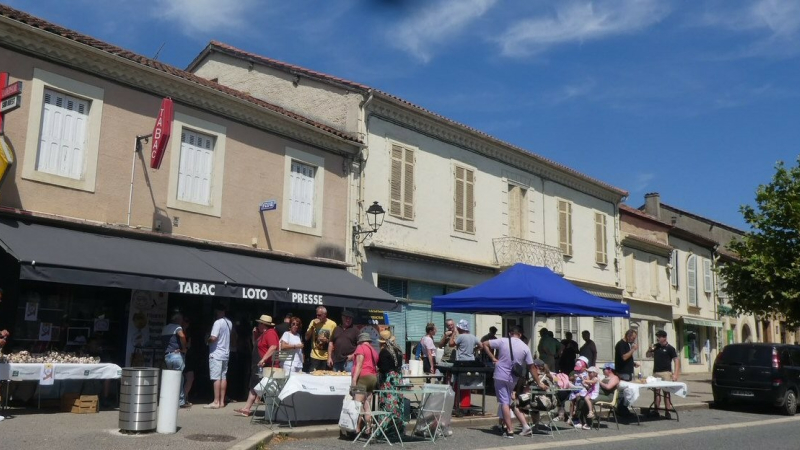 Dégustations variées sur le marché , une belle réussite