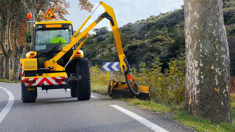 chantiers de débroussaillage sur les RN124 et RN21