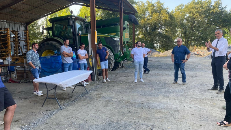 Les Jeunes Agriculteurs du Gers présents en visite d’exploitation avec M.le Préfet