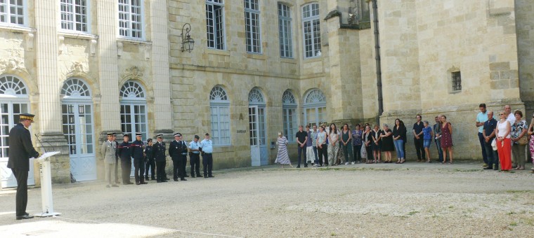 Une minute de silence en hommage à Sylvie Trémouille et Daniel Buffière