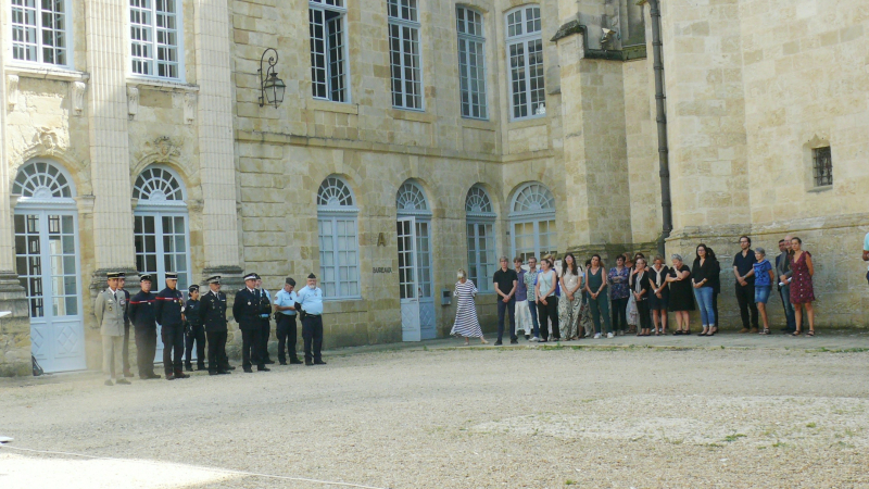 Une minute de silence en hommage à Sylvie Trémouille et Daniel Buffière