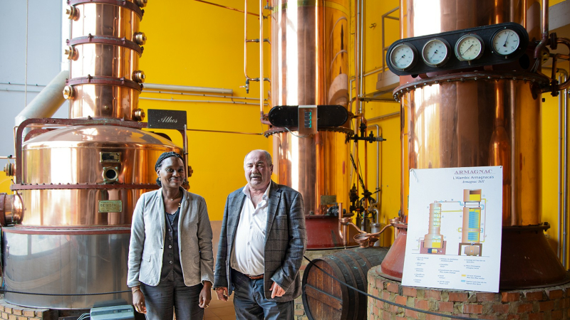 Nathalie Duclovel-Pame, sous-préfète de Condom, visite la Cave les Hauts de Montrouge à Nogaro