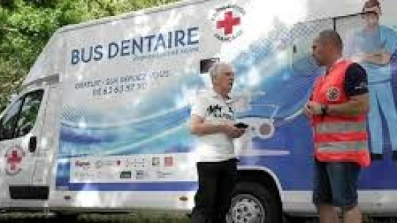 Le bus dentaire de la croix rouge près de chez vous