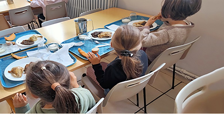 auch repas ecole.jpg