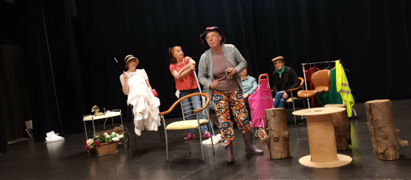L'atelier théâtre "Didascalies en Liberté" présente une comédie inspirée de Boris Vian