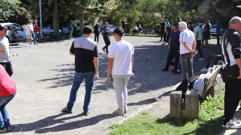Un dimanche de pétanque à Miélan