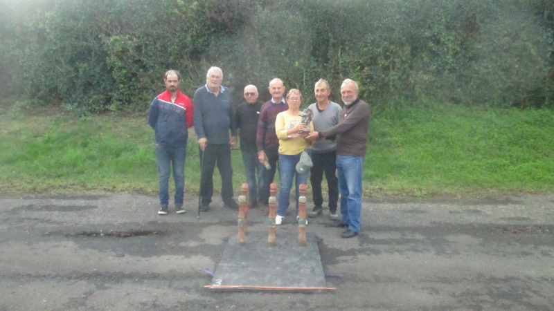 Quilles gasconnes : trophée du foyer rural d'Orbessan