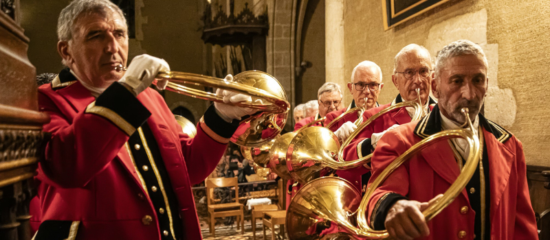 Cazaubon: enthousiasme avec le Rallye des trompes du Madiran et les Chanteurs vignerons du Vic-Bilh