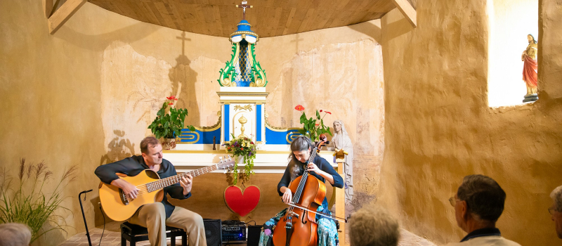Susan Edward et Nicolas Thévenin: concert inattendu à l'église de Daunian de Magnan