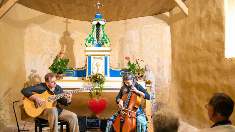Susan Edward et Nicolas Thévenin: concert inattendu à l'église de Daunian de Magnan
