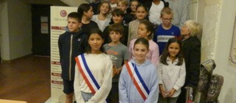 Madame le Maire junior élue au troisième tour