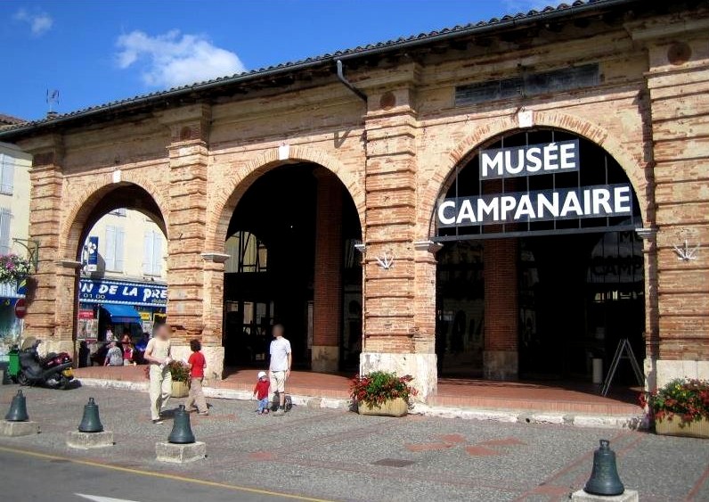 photo du musée campanaire extérieur.3.JPG