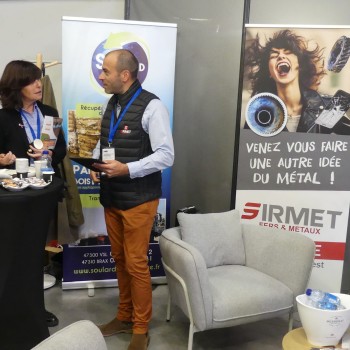 Sur le stand du Salon des maires