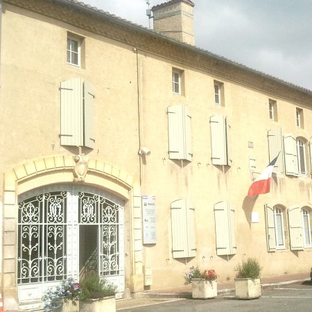 mairie seissan.jpg