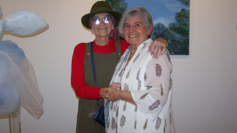 Une exposition orientée vers " la beauté du geste " à la galerie "L'Arcade" par un duo d'artistes Céline Soutumier-Deschamps et Monique Laporte.