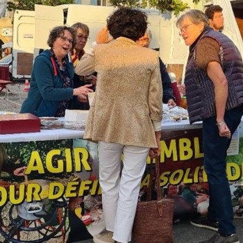 le stand sur le marché de Plaisance, photo crédit Eric Linsen