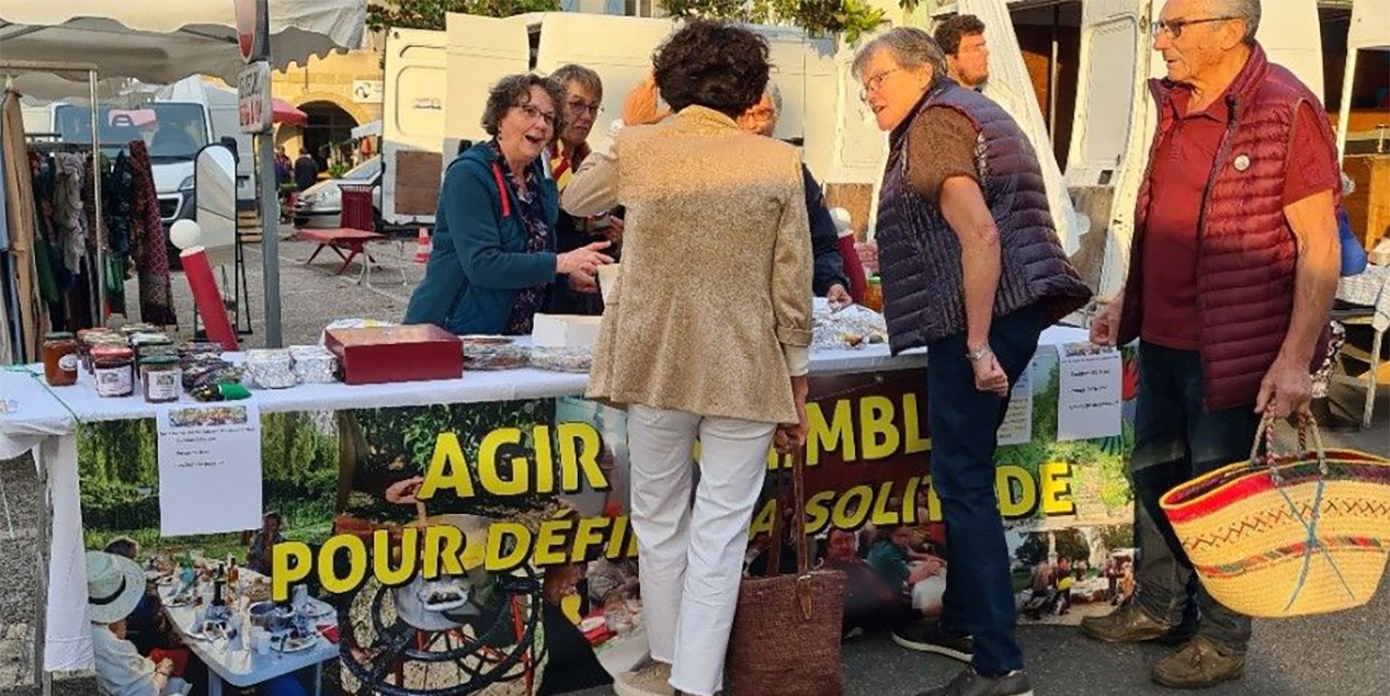 le stand sur le marché de Plaisance, photo crédit Eric Linsen