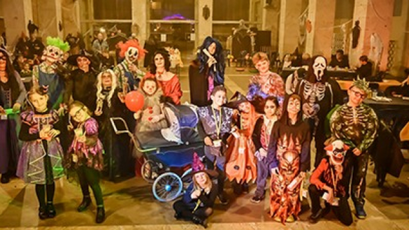 Halloween la ville à baignée dedans