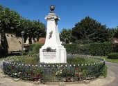 Pavie_ monument aux morts.jpg