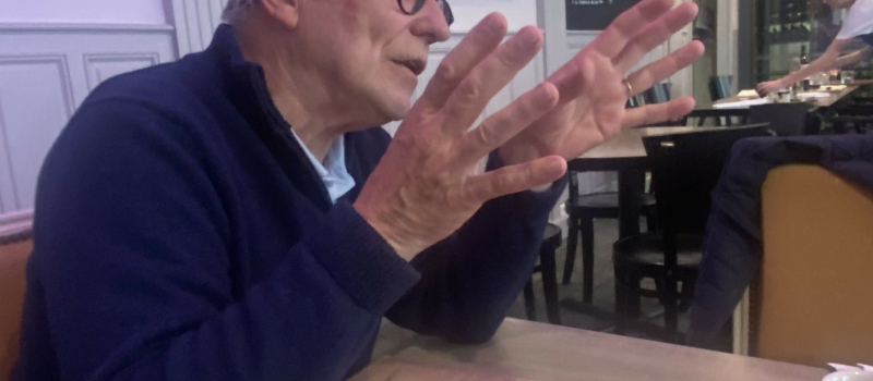 Présentation d'un caricaturiste par Alain Rançon.