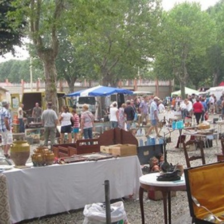 vide grenier barcelonne.jpg