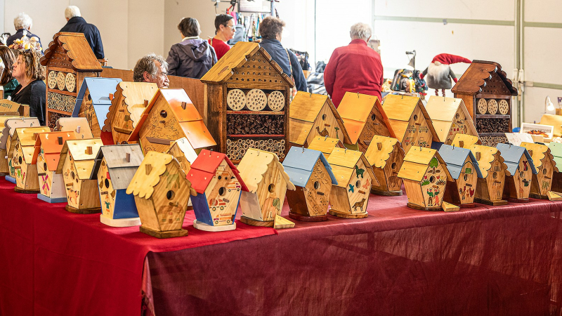 Le Petit marché d'artistes et d'artisans d'art d'Aignan: un succès!