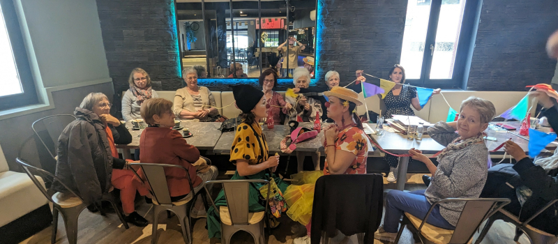 Café mémoire : après les clowns, la magie de Noël !