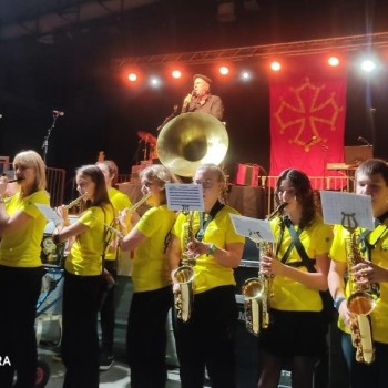 Nadau avant Nadau  au Mouzon  ...et en fanfare