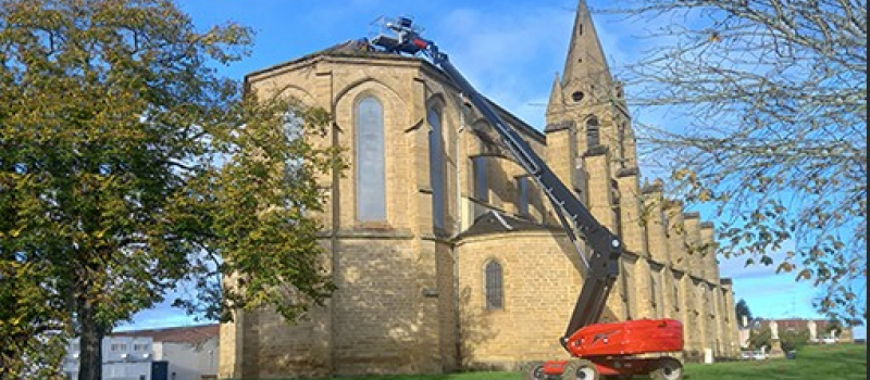 Tout beau tout neuf le toit de l'église