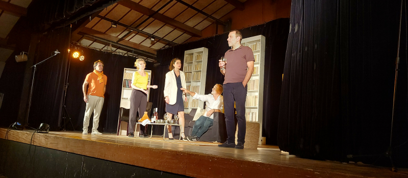 Un public nombreux totalement conquis par la pièce "Le prénom" !