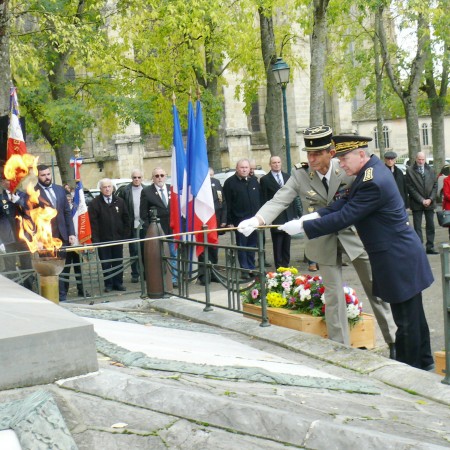 Hommage aux "Morts pour la France" pendant la guerre d'Algérie et pendant les combats du Maroc et de la Tunisie