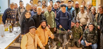 0 Les chasseurs et un bleu de Gascogne 1bis 041224.jpg