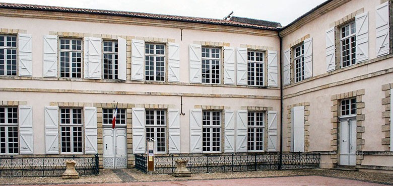 Lectoure-HoteldeVille2.jpg